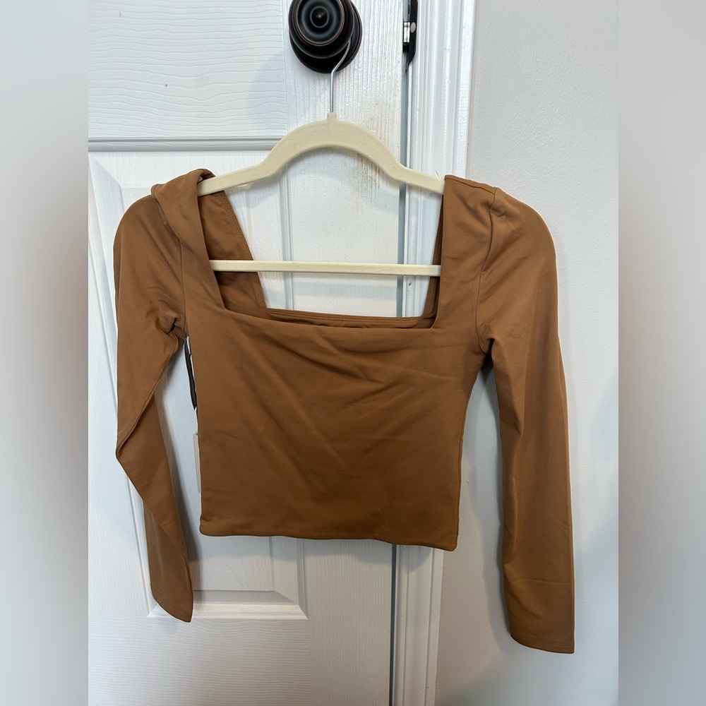 Aritzia Contour Squareneck Longsleeve